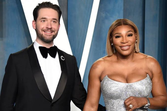 Serena Williams renews her vows with her ex-husband Alexis Ohanian just two weeks after finalizing their divorce.